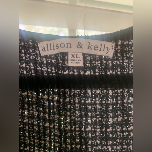 Vest - Picture 2 of 5